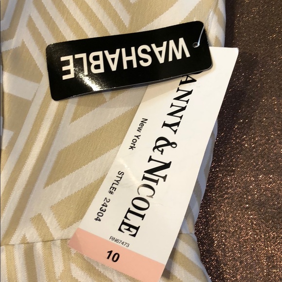 Danny and Nicole One piece skirt - Picture 2 of 3